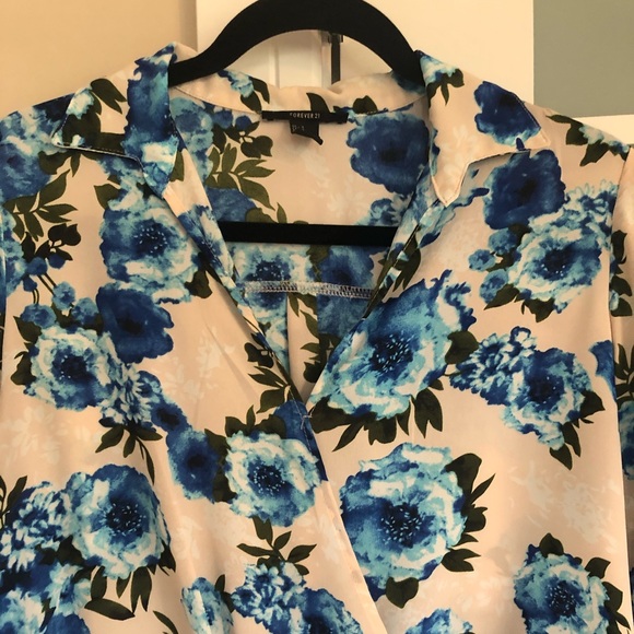 Floral Blouse - Picture 2 of 3